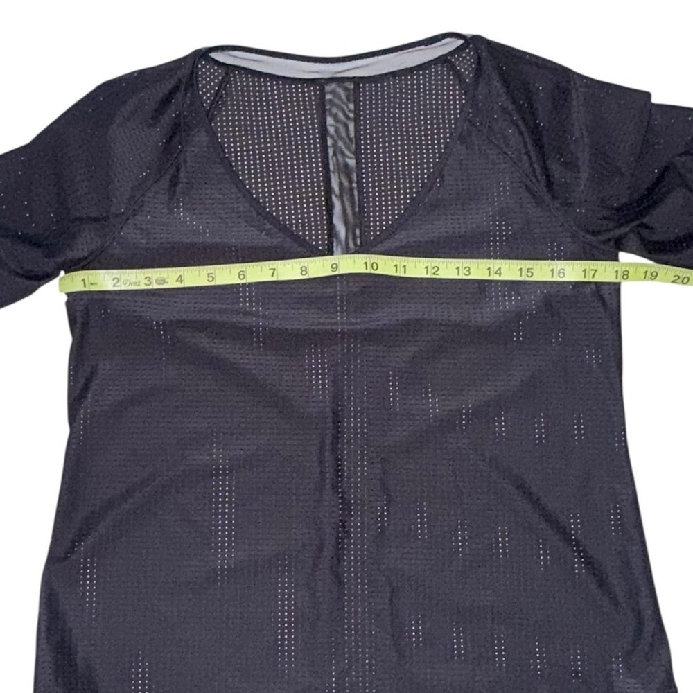 Lululemon Var-City 1/2 Sleeve Black Like New Fits like 8 Med sprig $68 - Picture 7 of 9